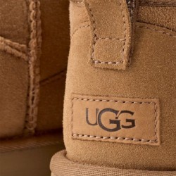 Découvrez la Botte Classic Ultra Mini UGG - 1116109