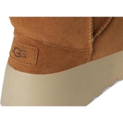 Bottes UGG Classic Streetscape Tenue Chic Décontractée Élégante